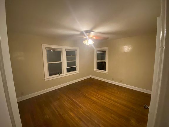 4th image of 2440 Glenmawr Ave