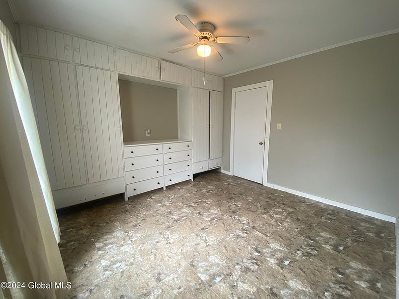 5th image of 50 Champlain Avenue