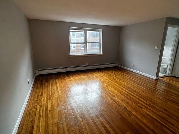 5th image of 10-16 Vinal St #13523418