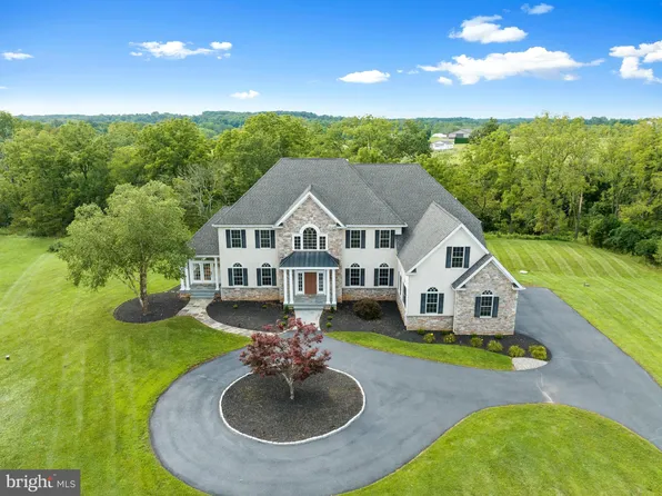 80 Alexandrea Cir, Harleysville, PA 19438