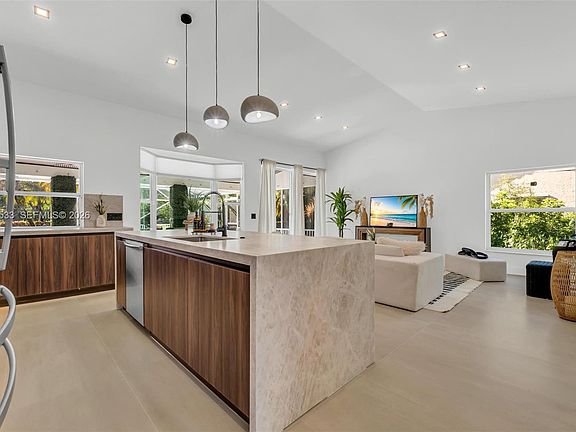 2nd image of 11834 Island Lakes Ln