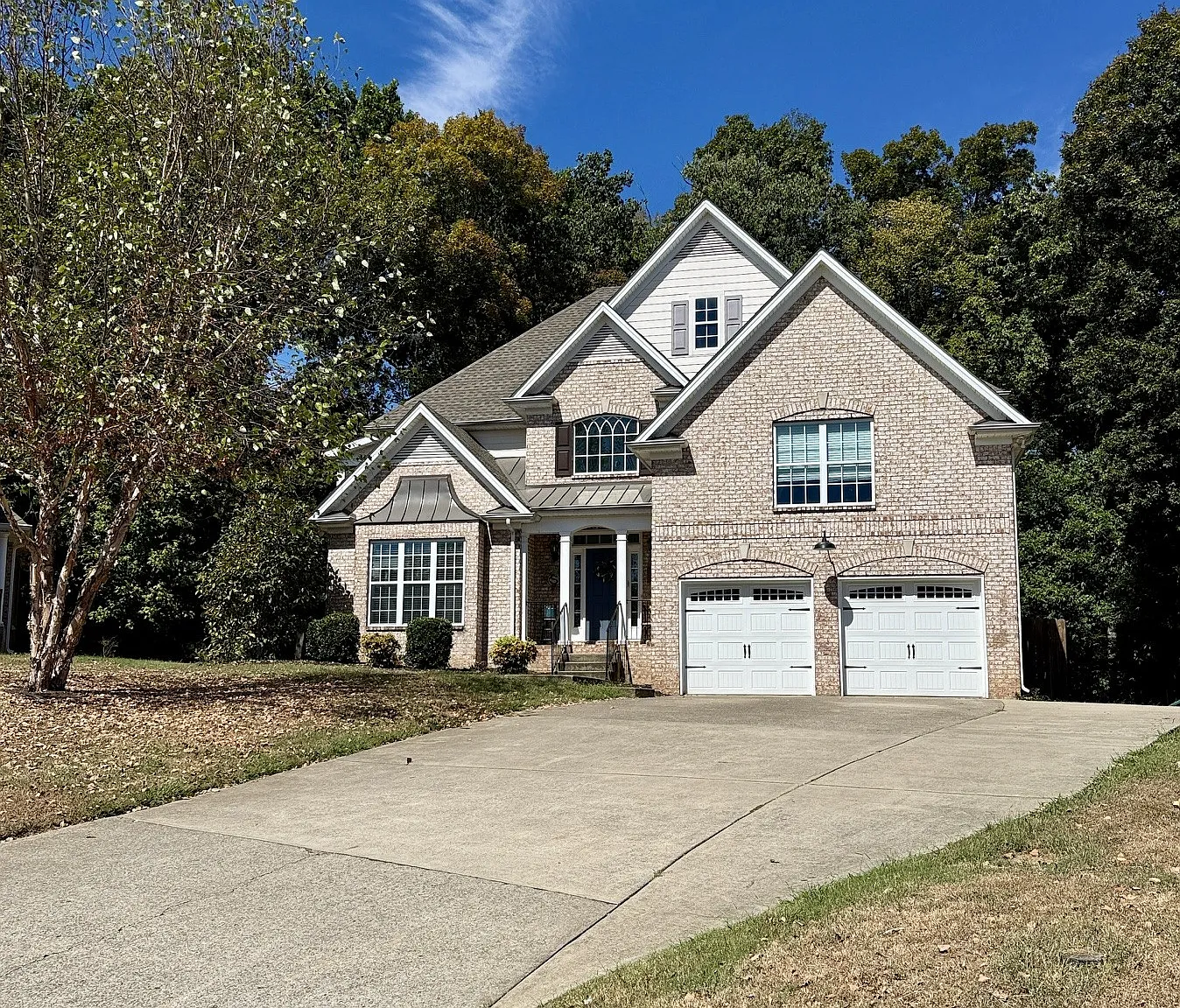 5 bed, 3067 sqft, $3,650 — Photo 2