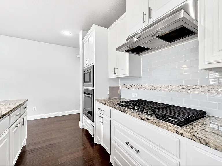 15608 Governors Island Way — Photo 36