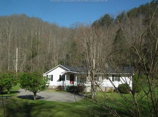 286 Gabe Rd, Clendenin, WV 25045