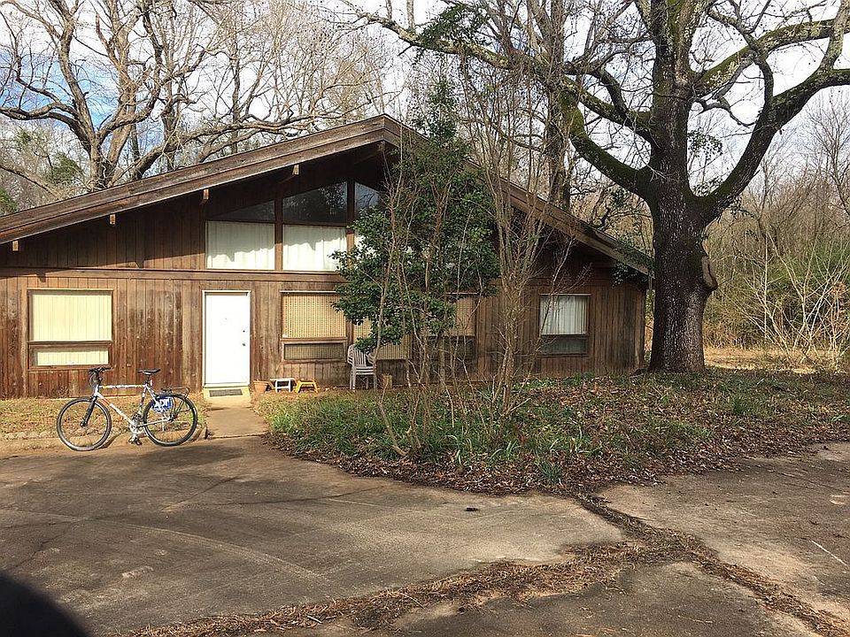 1st image of 300 Lubbock St