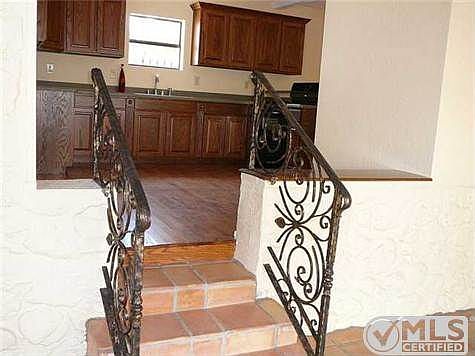 4th image of 610 Mesita Dr