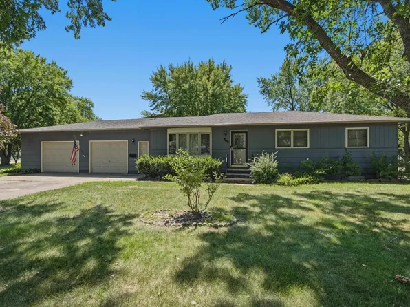 205 Crestwood Dr, Hartford, SD 57033