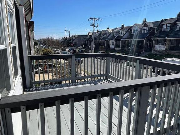 4th image of 827 W Fisher Ave