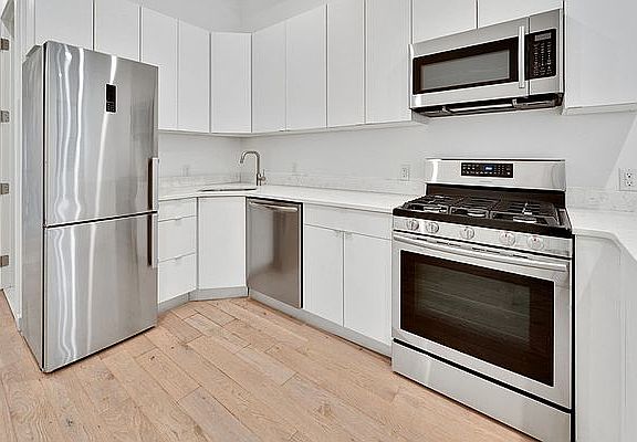 4th image of 66 E 127th St APT 3