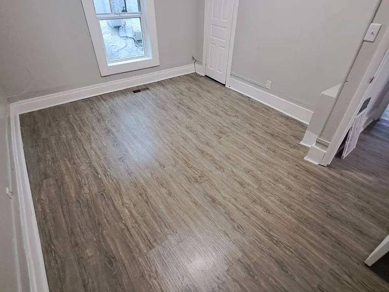 412 N Hawthorne St — Photo 13