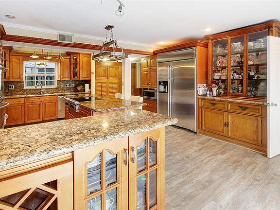 5th image of 9361 NW 39th Street
