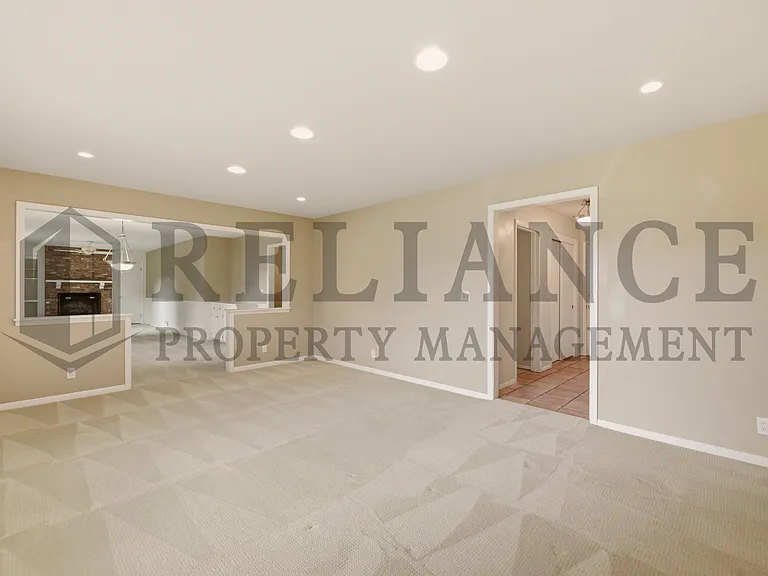 6517 E Elm St — Photo 11