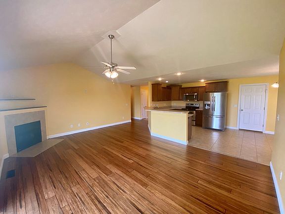 3rd image of 1324 Bowden Dr