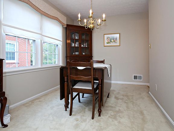 5th image of 7537 Merlyn Cir