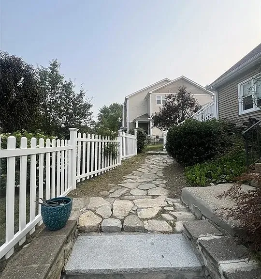 158 Houghton St #B — Photo 2