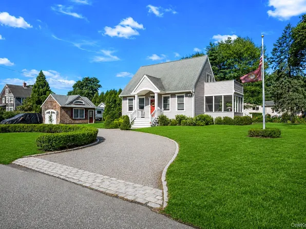16 Foster Crossing, East Quogue, NY 11942