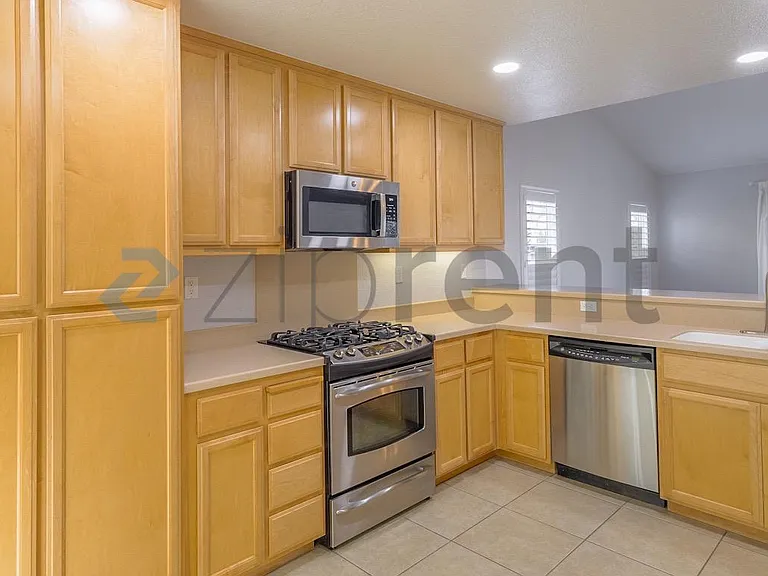 1465 Valley Glen Dr — Photo 5