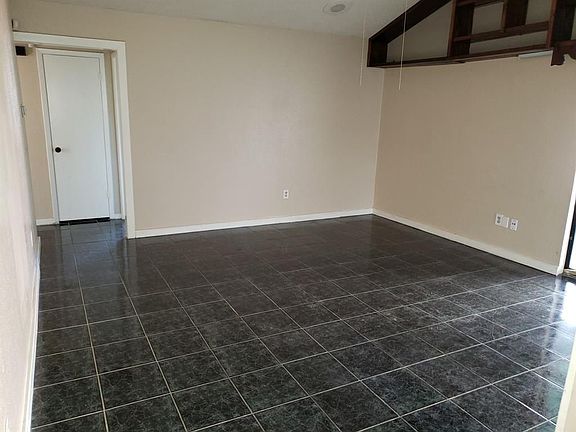 3rd image of 2410 Morewood Dr