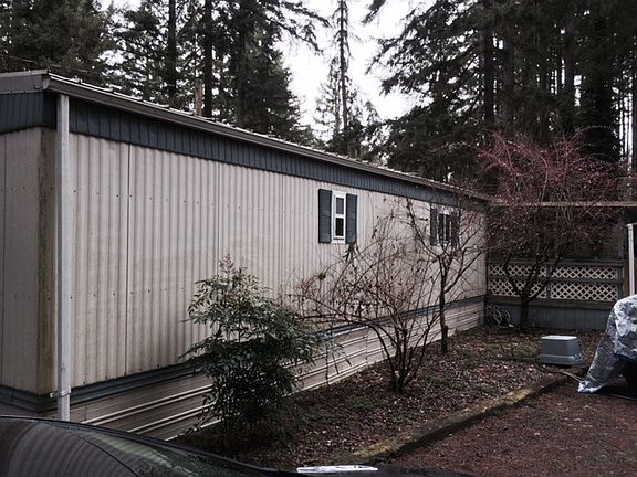 2nd image of 16838 Nandina Ct SE
