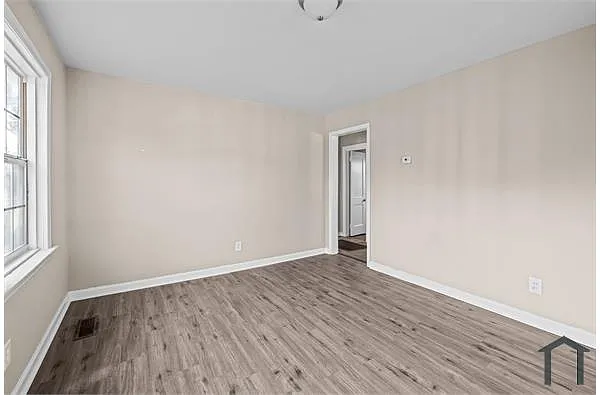 Building Photo - 2423 Circle Dr