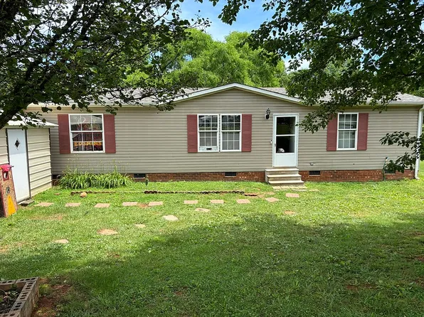 138 Fox Trot Ln, Pilot Mtn, NC 27041