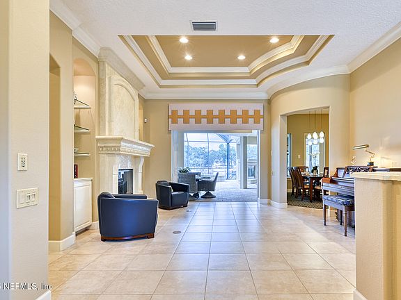5th image of 13745 CHATSWORTH Lane