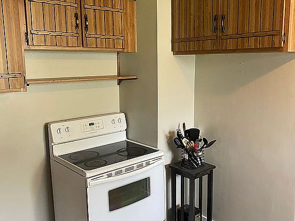 2nd image of 175 Claremont Ave