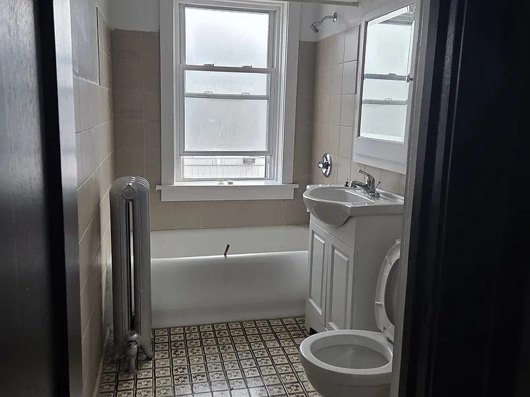 2414 N California Ave #2 — Photo 6