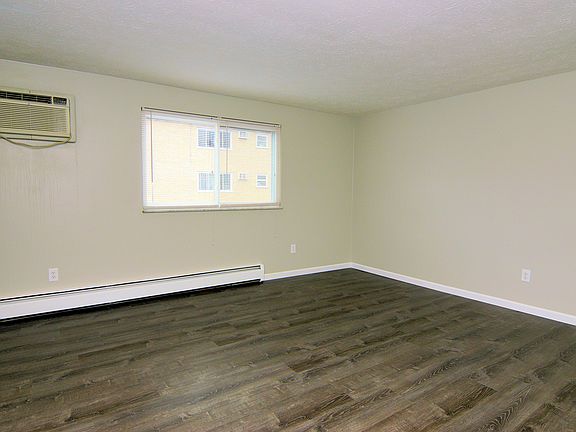 5th image of 16 Koehler Ave APT 2