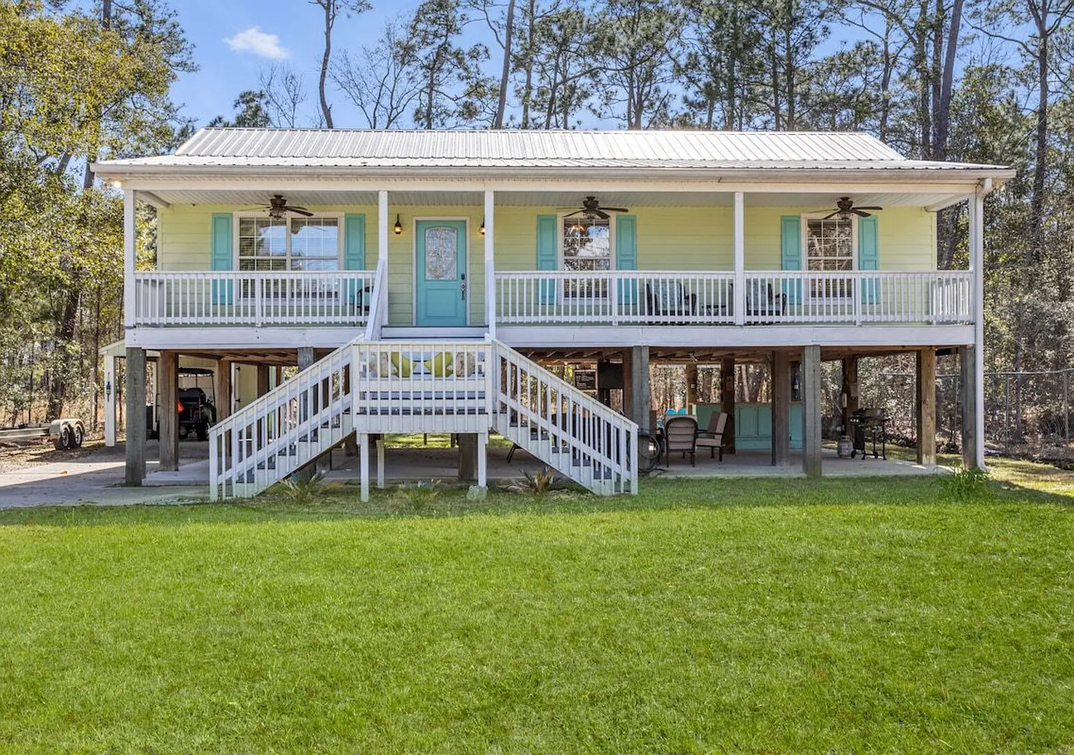 Coastal Home with Outdoor Oasis. Golf Cart Avail — Photo 3