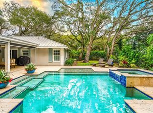 852 Flamevine Ln, Vero Beach, FL 32963