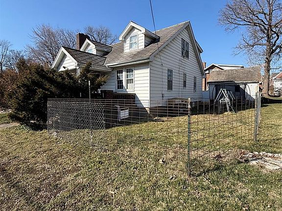 4th image of 1022 Themis St