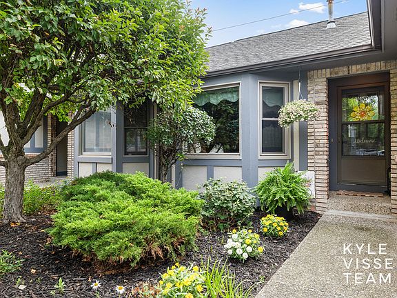 2nd image of 3042 Kay Dr SE