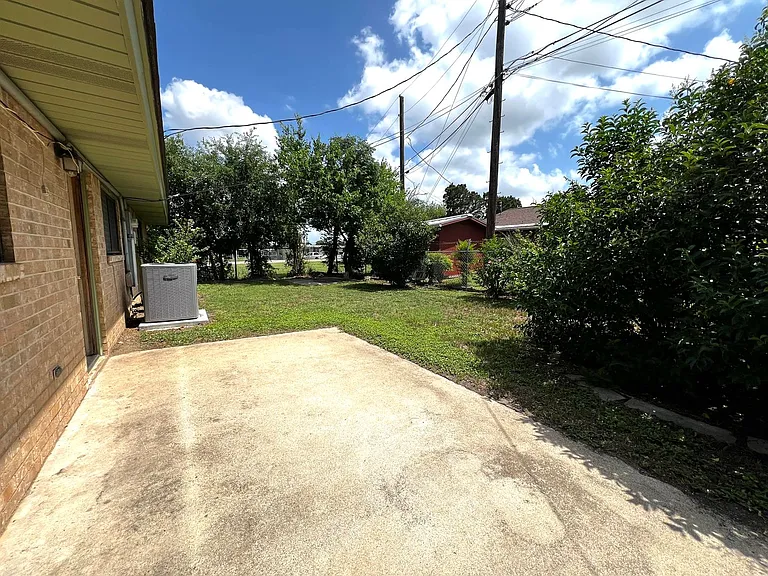 129 Village Dr — Photo 11
