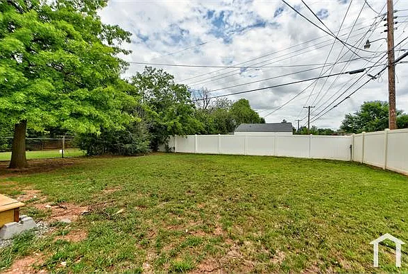 2501 NW 35th St — Photo 25