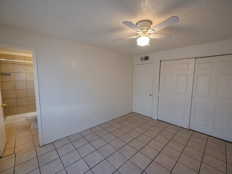 6528 W Windsor Ave — Photo 9