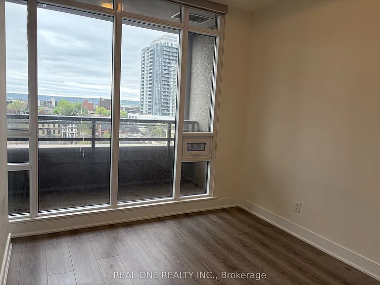 150 Main St W #808 — Photo 9