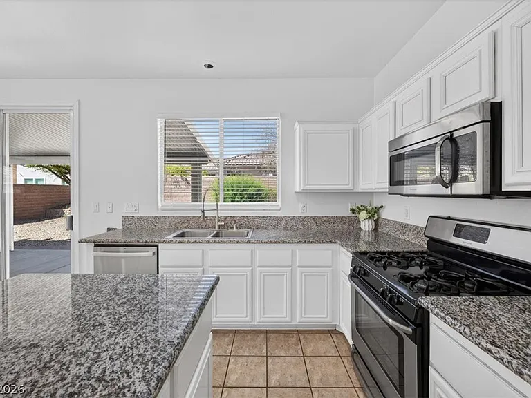 3799 Honey Ridge Ct — Photo 19