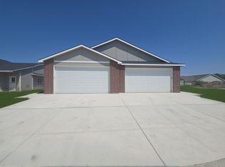 3775/77 Bluelake, Wichita, KS 67215