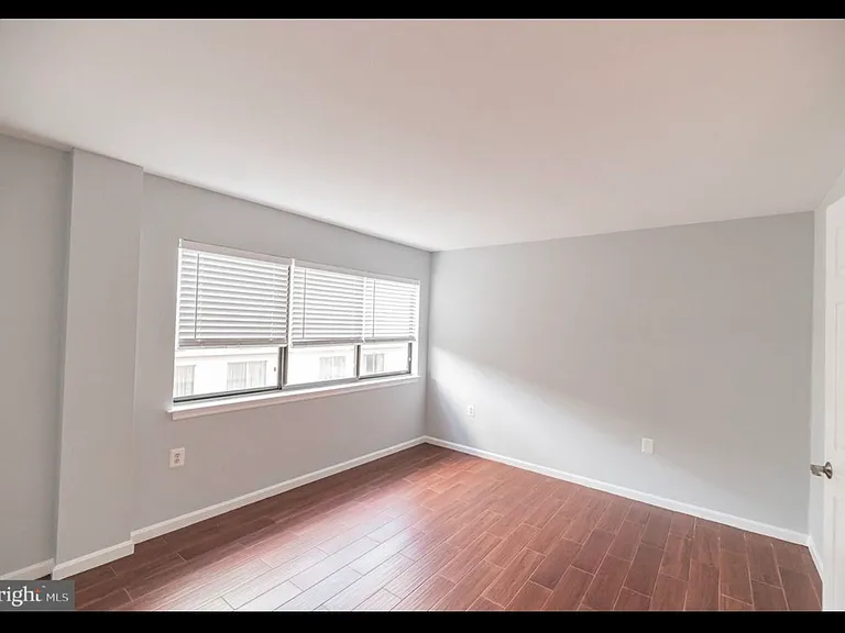 1301 N Courthouse Rd #1009 — Photo 5