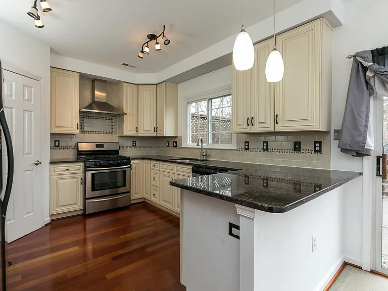 7011 Fieldhurst Ct — Photo 27