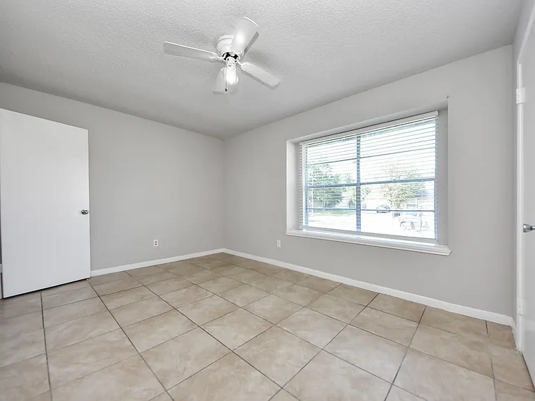 1911 Hammerwood Dr — Photo 24