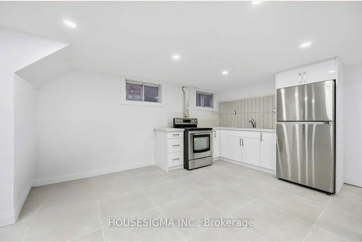Building Photo - 66 Vauxhall Dr #BASEMENT
