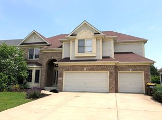 877 Tipperary St, Gilberts, IL 60136