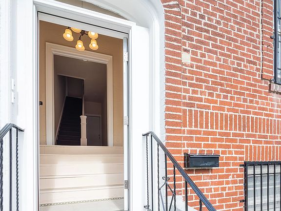 3rd image of 2522 Holland Ave