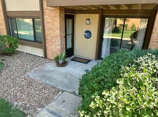 7 Fairways Cir APT A, Saint Charles, MO 63303