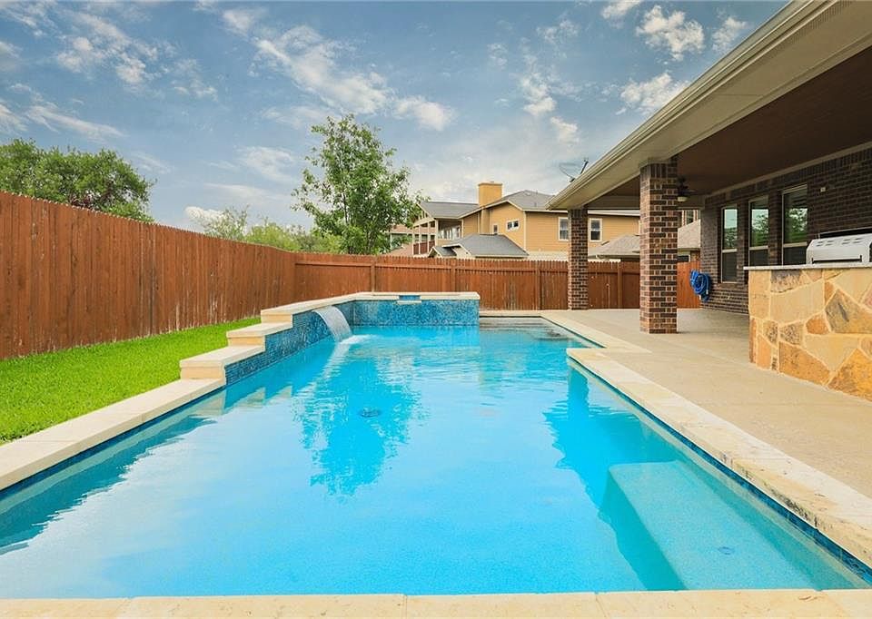 1st image of 2727 Grand Oaks Loop