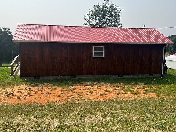 2nd image of 406 Mount Zion Rd