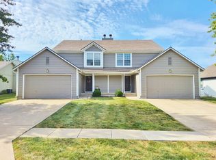 621-23 NE Swann Cir, Lees Summit, MO 64086