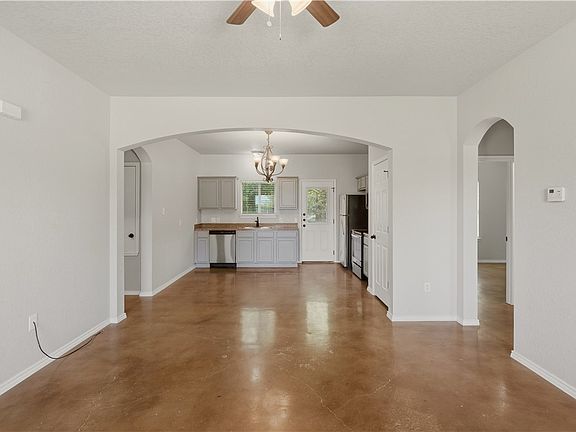 5th image of 193 Rosedale Ave